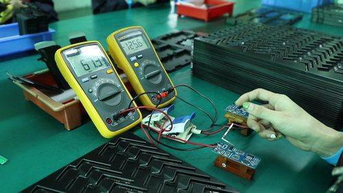 Cómo nace una batería VADE de alta calidad Inspección de materiales: cómo nace una batería VADE de alta calidad