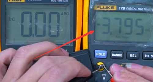 How to Use a Multimeter to Test Mobile Phone Battery Voltage Observe Negative Voltage Reading - How to Use a Multimeter to Test Mobile Phone Battery Voltage