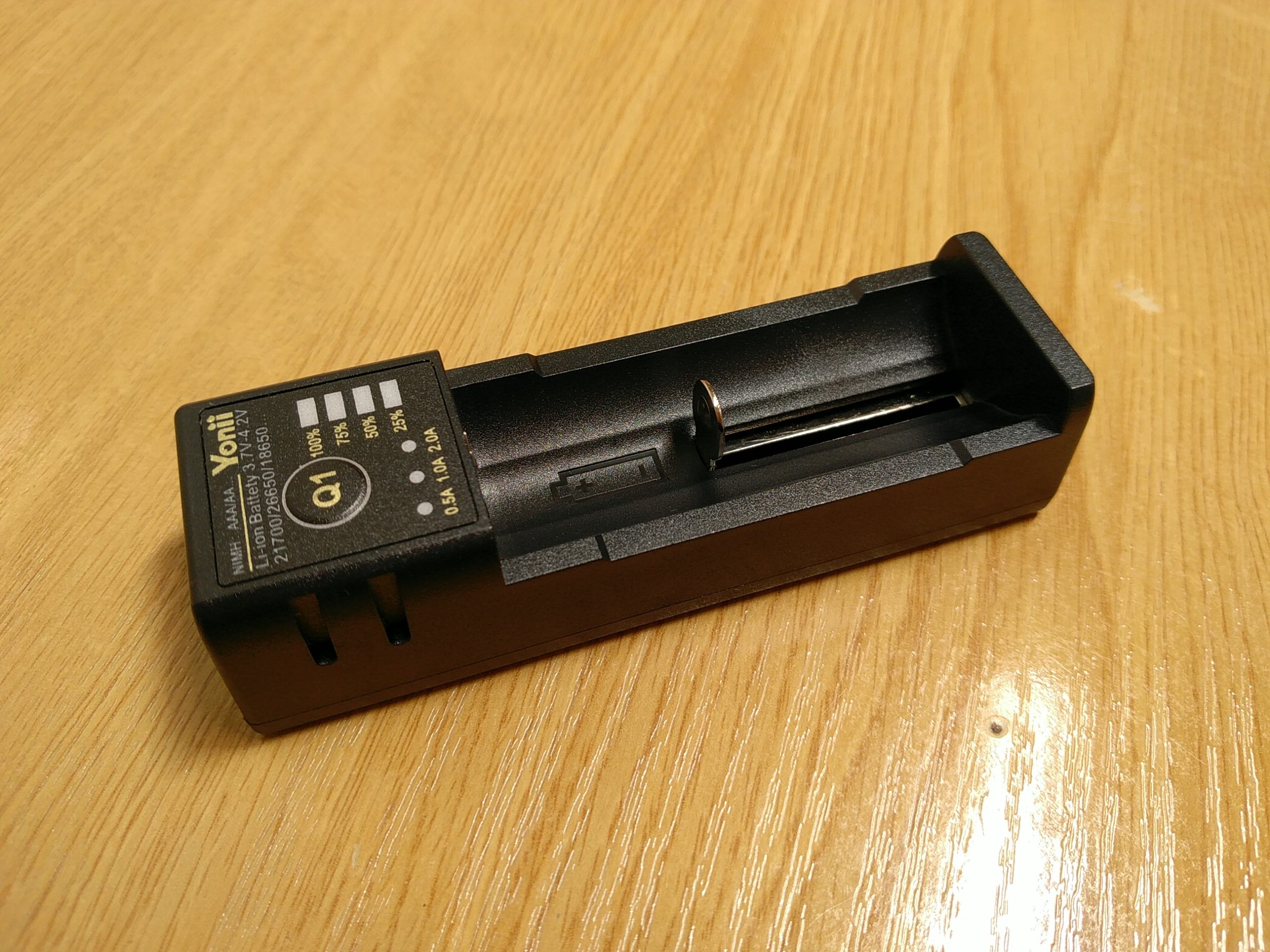 Guía de carga 18650: seguridad UL 2054, 500 ciclos y eficiencia 98% Single Bay Chargers scaled - 18650 Charging Guide: UL 2054 Safety, 500 Cycles & 98% Efficiency