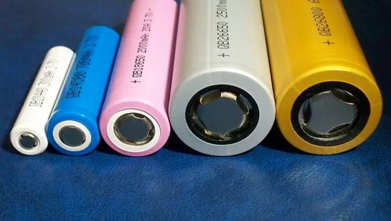 คู่มือฉบับสมบูรณ์เกี่ยวกับขนาดแบตเตอรี่ 3.7V: ข้อมูลจำเพาะ การใช้งาน และการเลือก (มาตรฐานปี 2025) ขนาดแบตเตอรี่ 3.7V 768x435 - คำแนะนำฉบับสมบูรณ์เกี่ยวกับขนาดแบตเตอรี่ 3.7V: ข้อมูลจำเพาะ การใช้งาน และการเลือก (มาตรฐานปี 2025)