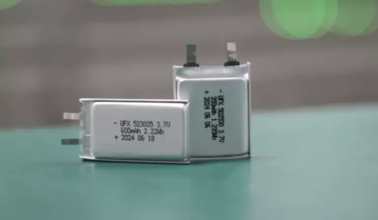 อายุการใช้งานแบตเตอรี่ลิเธียมไออน 3.7V: 300-500 รอบและวิธีเพิ่มเป็นสองเท่า (คู่มือปี 2025) เซลล์ลิเธียมไอออน 3.7V 768x447 - อายุการใช้งานของแบตเตอรี่ลิเธียมไอออน 3.7V: 300-500 รอบและวิธีเพิ่มเป็นสองเท่า (คู่มือปี 2025)